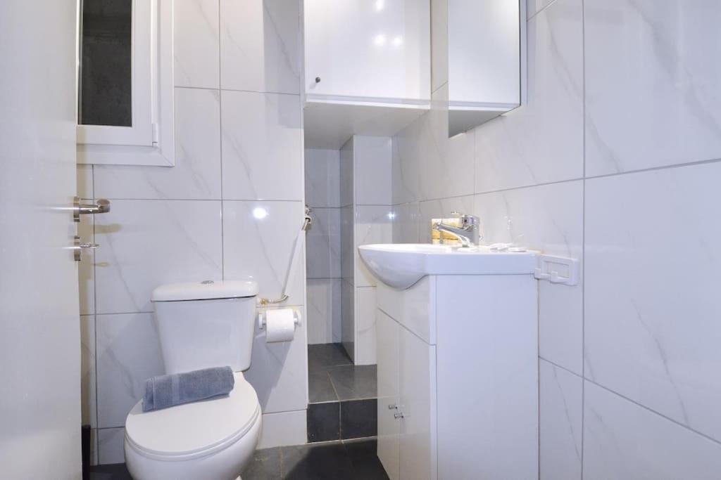أثينا Minimal Apartment At The Foot Of The Odeon Of ... المظهر الخارجي الصورة